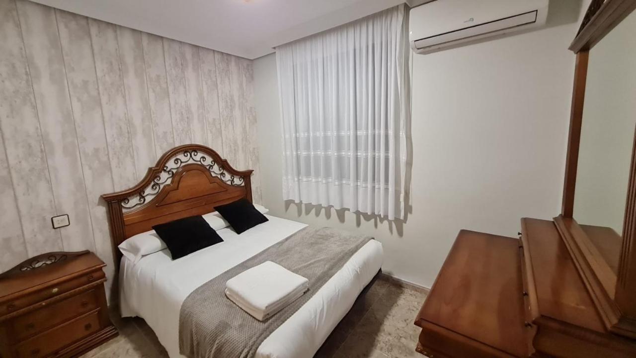 Apartamentos Los Robles Alcala del Jucar Exterior photo